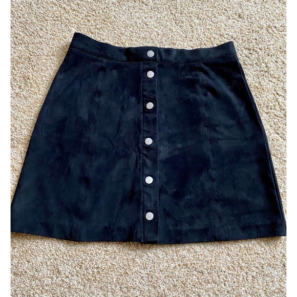 H&M Dresses & Skirts - H&M women 8 black button front mini skirt